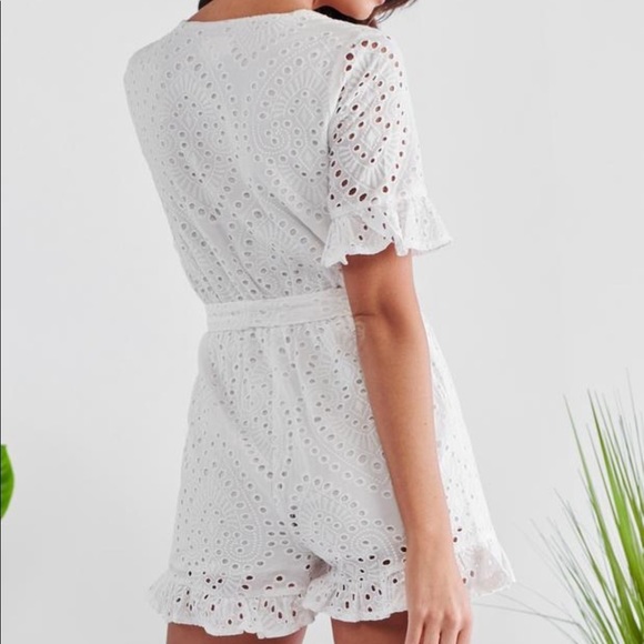 New White Eyelet Lace Romper w/ Ruffles - NWOT - Picture 2 of 9
